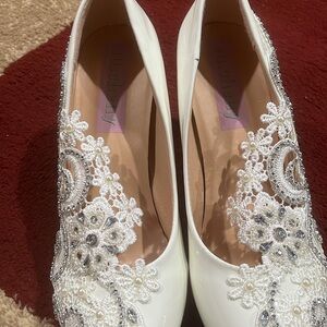 Adrianna Papell White Embellished Women's Heels